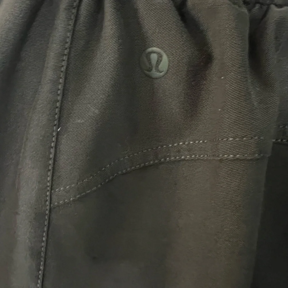 lululemon athletica charcoal grey Cargo utility barrel Pants